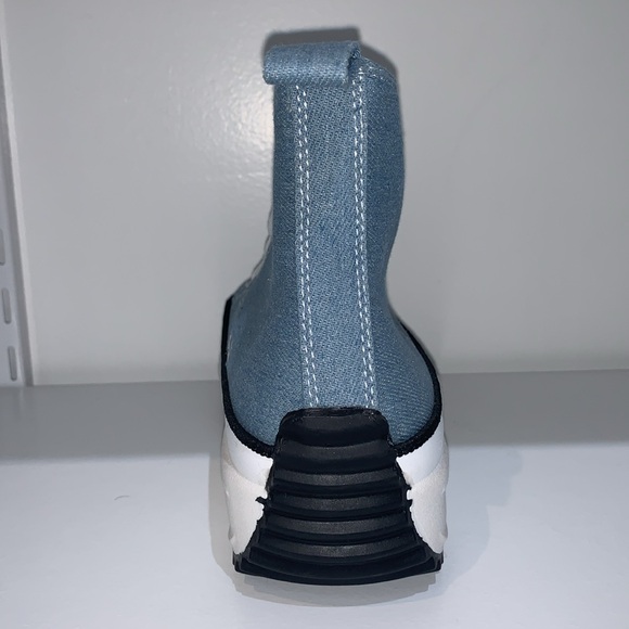 LIGHT BLUE HIGH TOP CANVAS SNEAKERS - Picture 5 of 5